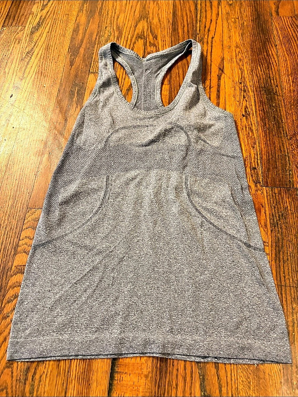 🎉EUC! Lululemon Swiftly All Run Tank Gray Tank Top